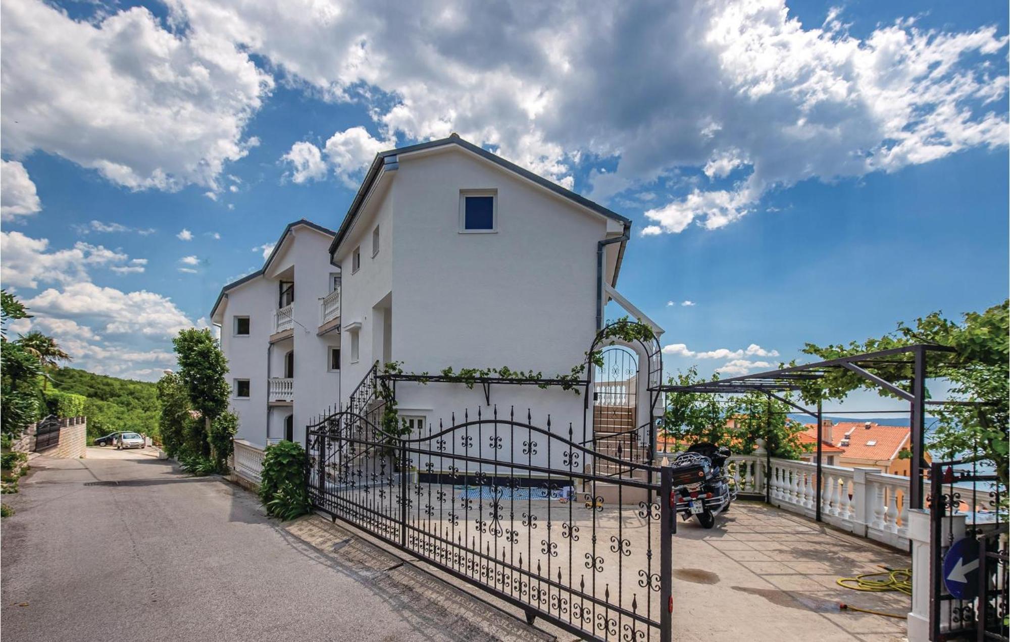 Stunning Apartment In Crikvenica With Wifi Eksteriør billede